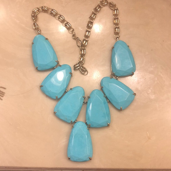 Kendra Scott necklace